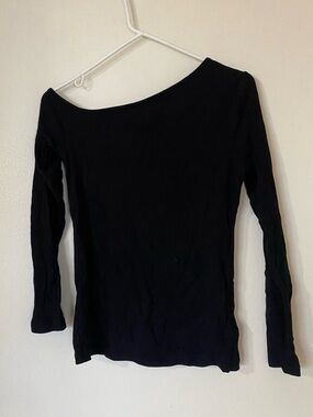 A New Day Off-the-Shoulder Neckline Black Long Sleeve Shirt in Womens Size Small